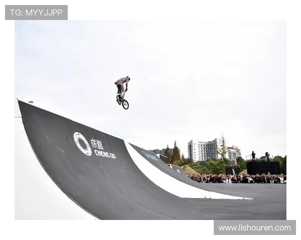 成都街舞队在极限运动嘉年华中以59分领先积分榜，展现出色实力与团队默契